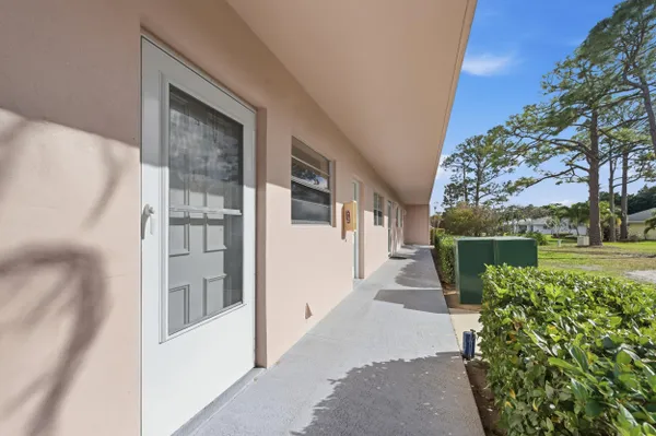 Property Slideshow image 2 of 36 | 18081 se country club dr 3-23, Jupiter, FL, 33469