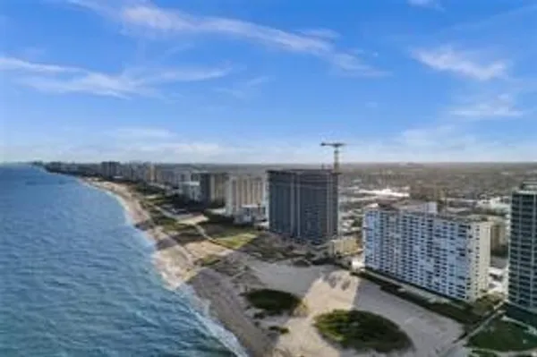 Property Slideshow image 2 of 56 | 1012 n ocean blvd apt 204, Pompano Beach, FL, 33062