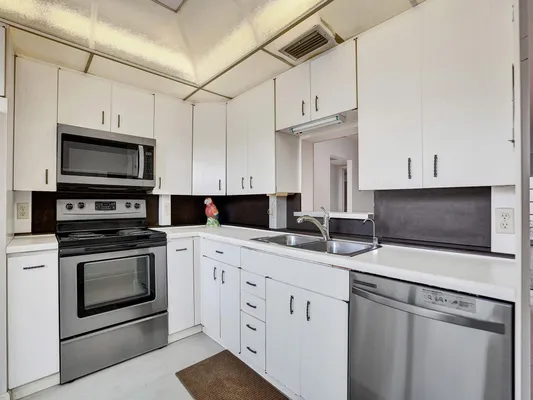 Property Slideshow image 2 of 64 | 3002 portofino isle c3, Coconut Creek, FL, 33066