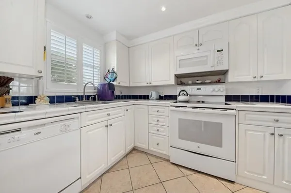 Property Slideshow image 3 of 48 | 2030 harwood d # 2030, Deerfield Beach, FL, 33442