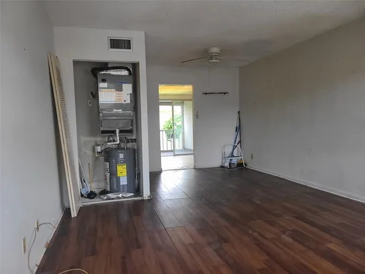 Property Slideshow image 3 of 11 | 550 nw 78th ter apt 205, Margate, FL, 33063