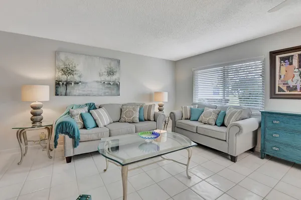 Property Slideshow image 2 of 67 | 204 burgundy e # 204, Delray Beach, FL, 33484