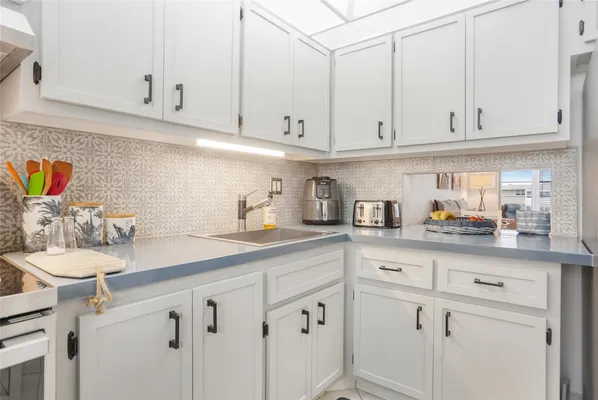 Property Slideshow image 3 of 24 | 3051 nw 46th ave 407, Lauderdale Lakes, FL, 33313