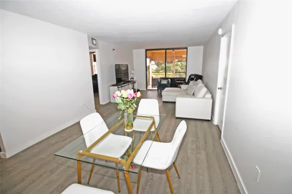 Property Slideshow image 3 of 29 | 1100 saint charles pl 521, Pembroke Pines, FL, 33026