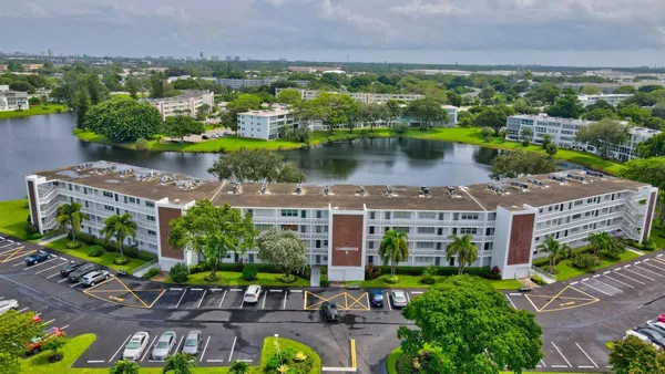 Property Slideshow image 3 of 44 | 3107 cambridge e # 3107, Deerfield Beach, FL, 33442