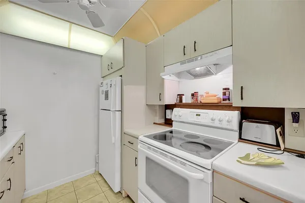 Property Slideshow image 3 of 48 | 2801 victoria way apt d3, Coconut Creek, FL, 33066