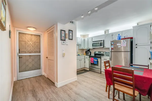 Property Slideshow image 3 of 56 | 8930 s hollybrook blvd 209, Pembroke Pines, FL, 33025