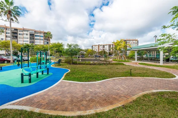 Property Slideshow image 3 of 30 | 1000 saint charles pl 220, Pembroke Pines, FL, 33026