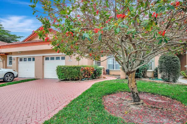 Property Slideshow image 3 of 41 | 9720 malvern dr, Tamarac, FL, 33321