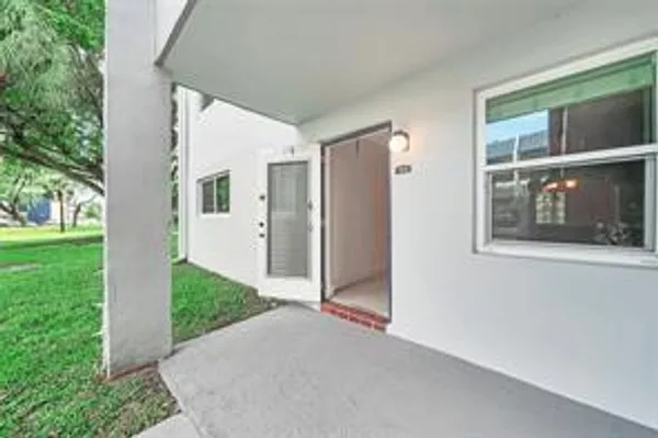 Property Slideshow image 3 of 44 | 7897 golf circle dr 112, Margate, FL, 33063