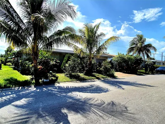 Property Slideshow image 2 of 42 | 1390 nw 70th ln, Margate, FL, 33063