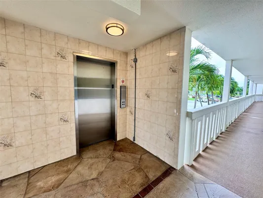 Property Slideshow image 3 of 36 | 2029 cambridge b # 2029, Deerfield Beach, FL, 33442