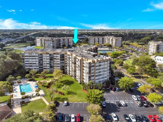 Property Slideshow image 2 of 14 | 1300 saint charles pl 522, Pembroke Pines, FL, 33026