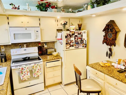 Property Slideshow image 2 of 23 | 7850 w mcnab rd 301, Tamarac, FL, 33321