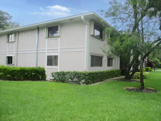 Property Slideshow image 2 of 18 | 10909 w clairmont cir 103, Tamarac, FL, 33321