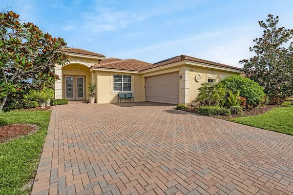 Property Slideshow image 2 of 38 | 6366 astor pl, Vero Beach, FL, 32966