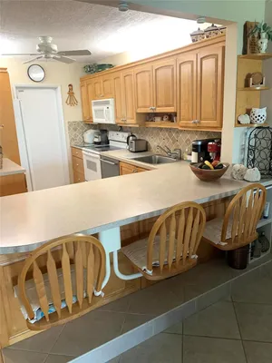 Property Slideshow image 3 of 17 | 2731 ne 14th street cswy apt 307, Pompano Beach, FL, 33062