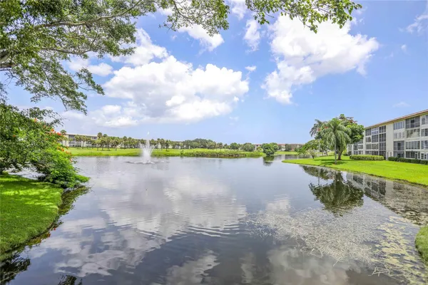 Property Slideshow image 3 of 26 | 2302 lucaya ln l4, Coconut Creek, FL, 33066