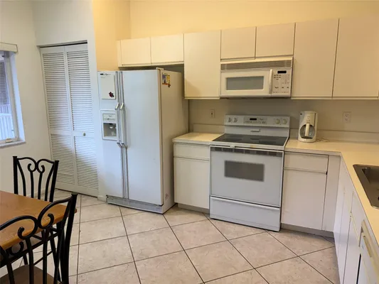 Property Slideshow image 3 of 41 | 5914 regal glen dr 205, Boynton Beach, FL, 33437