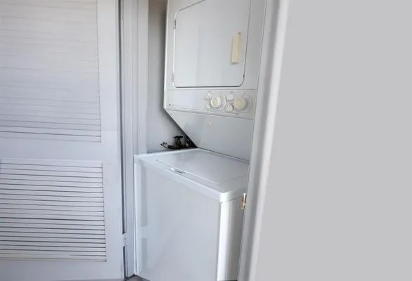 Property Slideshow image 2 of 17 | 381 s hollybrook dr 204, Pembroke Pines, FL, 33025