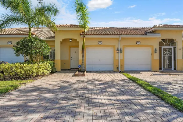Property Slideshow image 2 of 36 | 9815 galleon dr, West Palm Beach, FL, 33411