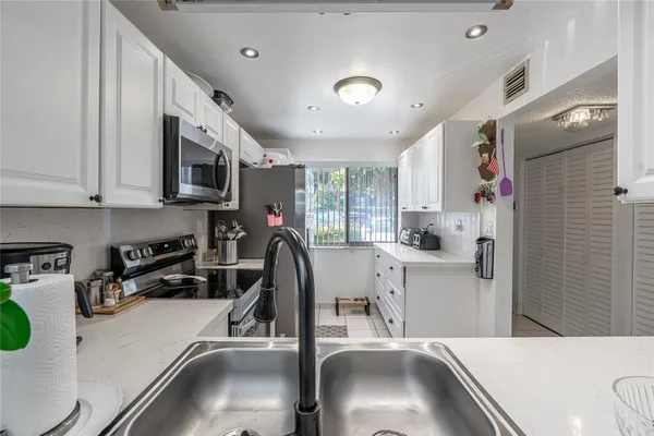 Property Slideshow image 3 of 25 | 3601 inverrary dr apt 107, Lauderhill, FL, 33319