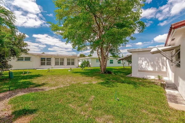 Property Slideshow image 3 of 22 | 1005 nw 73rd ave, Margate, FL, 33063