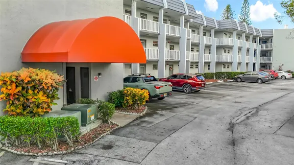 Property Slideshow image 2 of 52 | 6570 royal palm blvd apt 312, Margate, FL, 33063