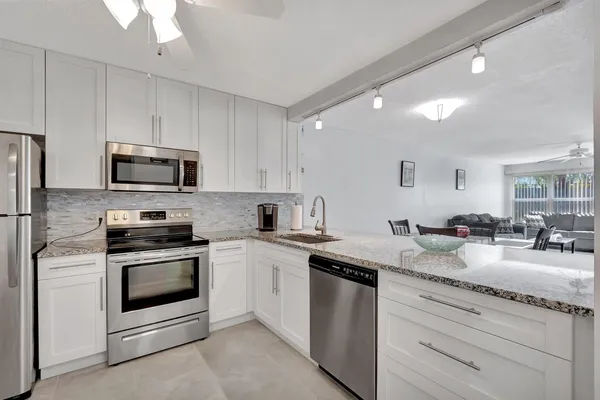 Property Slideshow image 3 of 52 | 9110 fairbanks ln apt 5, Boca Raton, FL, 33496