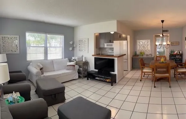 Property Slideshow image 2 of 67 | 492 tilford w # 492, Deerfield Beach, FL, 33442