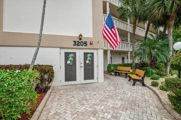 Property Slideshow image 2 of 18 | 3205 portofino pt f3, Coconut Creek, FL, 33066