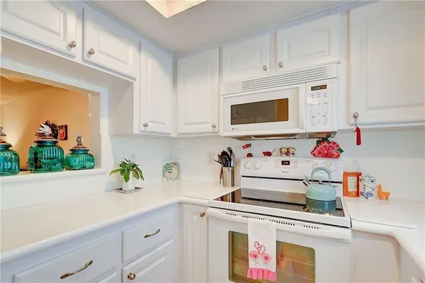 Property Slideshow image 3 of 16 | 2929 se ocean blvd 142-3, Stuart, FL, 34996