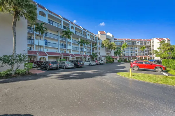 Property Slideshow image 3 of 73 | 3591 environ blvd a305, Lauderhill, FL, 33319