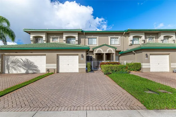 Property Slideshow image 3 of 41 | 7972 exeter blvd 101, Fort Lauderdale, FL, 33321