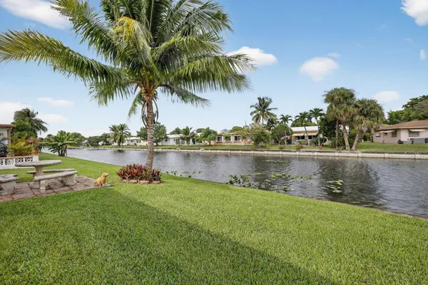 Property Slideshow image 2 of 51 | 4305 nw 49th dr, Tamarac, FL, 33319