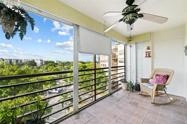 Property Slideshow image 2 of 28 | 1400 saint charles pl 615, Pembroke Pines, FL, 33026