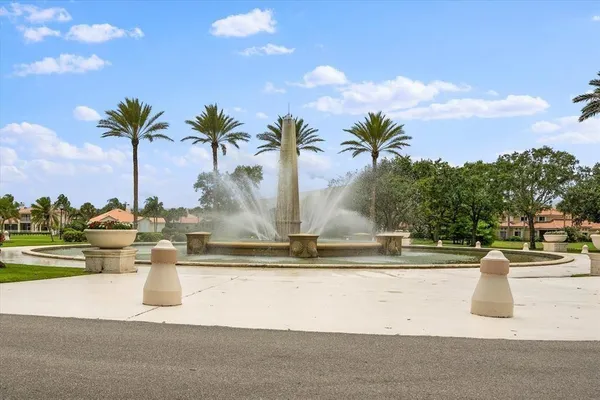 Property Slideshow image 2 of 29 | 5060 harmony cir apt 104, Vero Beach, FL, 32967