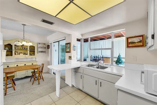 Property Slideshow image 2 of 27 | 4500 nw 47 ct, Tamarac, FL, 33319