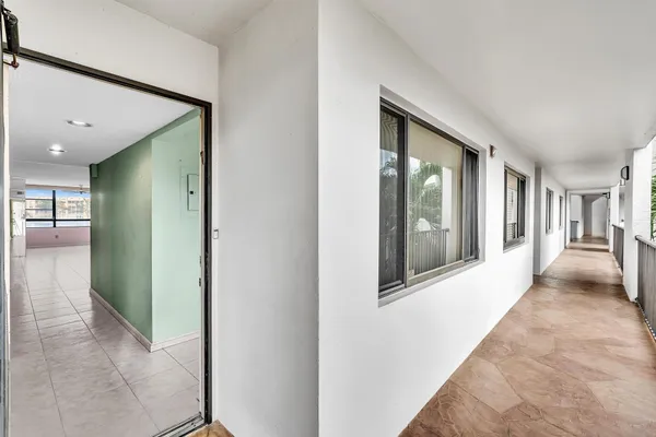 Property Slideshow image 3 of 83 | 10442 e clairmont cir 204, Tamarac, FL, 33321