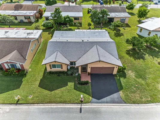 Property Slideshow image 2 of 50 | 9812 nw 75th ct, Tamarac, FL, 33321