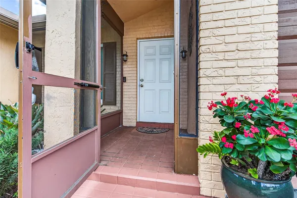 Property Slideshow image 3 of 50 | 9812 nw 75th ct, Tamarac, FL, 33321