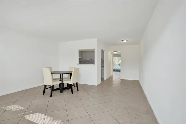 Property Slideshow image 3 of 27 | 91 tilford e, Deerfield Beach, FL, 33442