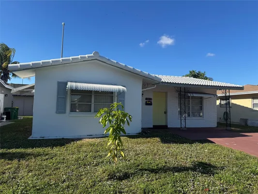 Property Slideshow image 2 of 14 | 4949 nw 48th way, Tamarac, FL, 33319