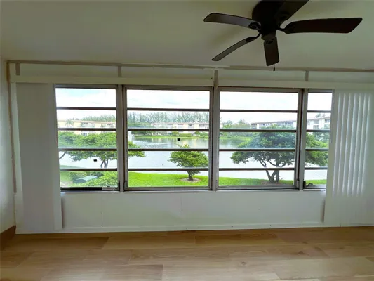 Property Slideshow image 2 of 32 | 1902 bermuda cir h2, Coconut Creek, FL, 33066