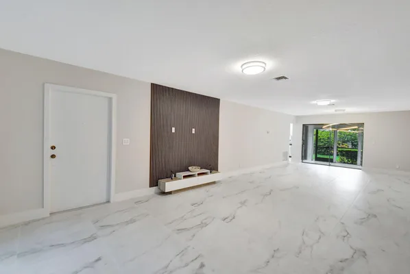 Property Slideshow image 2 of 35 | 4724 greentree cir b, Boynton Beach, FL, 33436