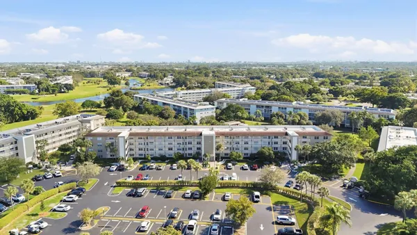 Property Slideshow image 2 of 25 | 2901 victoria cir apt b2, Coconut Creek, FL, 33066