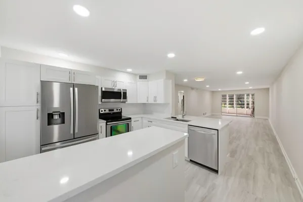 Property Slideshow image 3 of 25 | 2901 victoria cir apt b2, Coconut Creek, FL, 33066