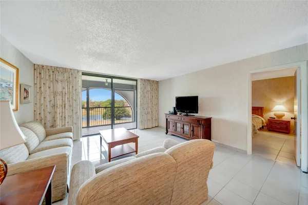 Property Slideshow image 3 of 53 | 3521 environ blvd b509, Lauderhill, FL, 33319
