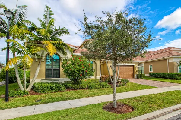 Property Slideshow image 2 of 50 | 12095 bastille cir e, Parkland, FL, 33076