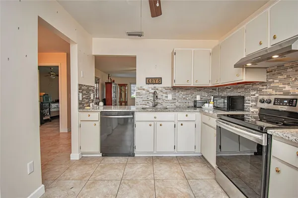Property Slideshow image 3 of 64 | 381 ottawa ct, Royal Palm Beach, FL, 33411